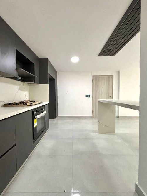 Apartamento de 3 alcobas en arriendo en El Poblado, Medellín, 96 m² · foto 3 de 18