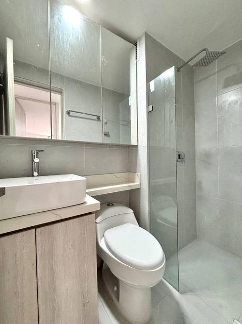 Apartamento de 3 alcobas en arriendo en El Poblado, Medellín, 96 m² · foto 10 de 18