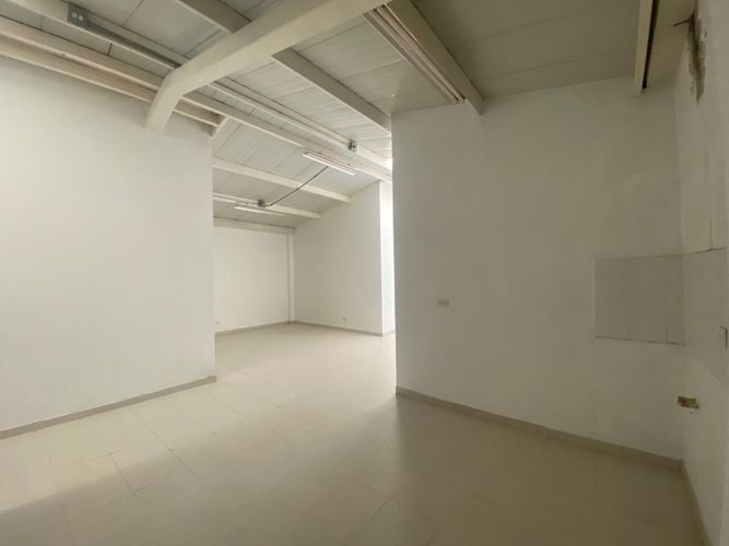 Oficina en arriendo en El Poblado, Medellín, 850 m² · foto 7 de 18