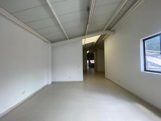 Oficina en arriendo en El Poblado, Medellín, 850 m² · foto 8 de 18