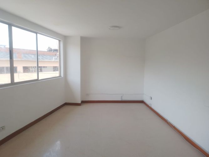 Bodega en arriendo en Suramerica, La Estrella, 400 m² · foto 2 de 10