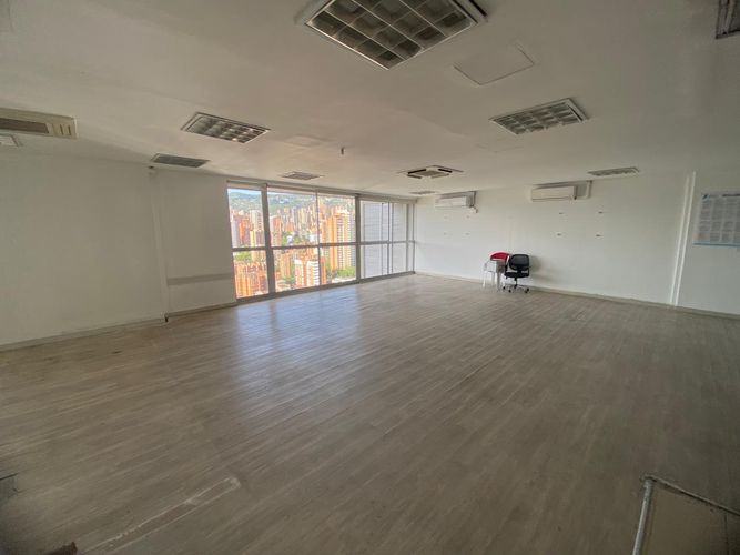 Oficina en arriendo en El Poblado, Medellín, 185 m² · foto 6 de 19