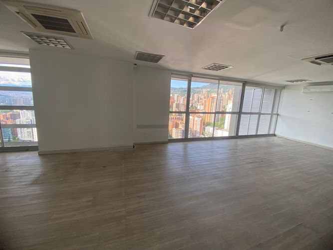 Oficina en arriendo en El Poblado, Medellín, 185 m² · foto 8 de 19