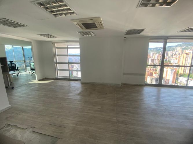 Oficina en arriendo en El Poblado, Medellín, 185 m² · foto 10 de 19
