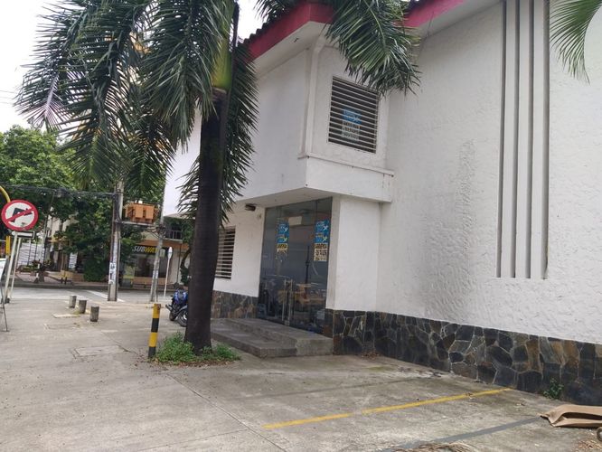Local en venta en Versalles, Cali, 905 m² · foto 2 de 24