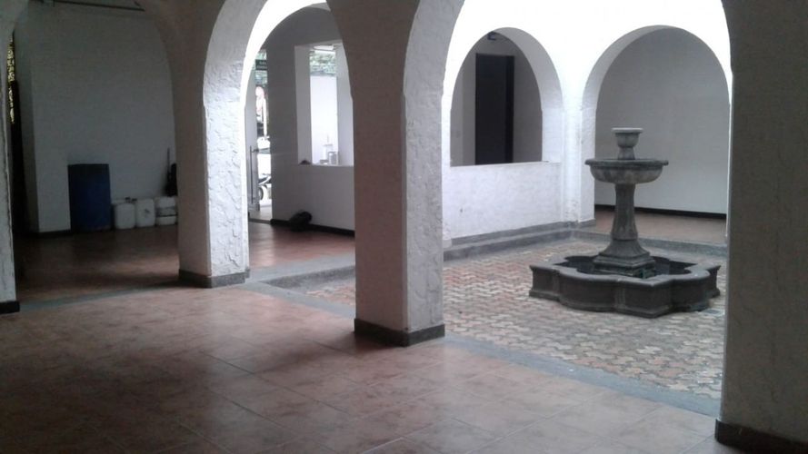 Local en venta en Versalles, Cali, 905 m² · foto 3 de 24
