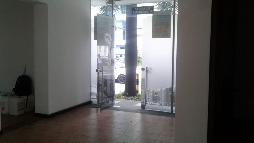 Local en venta en Versalles, Cali, 905 m² · foto 5 de 24