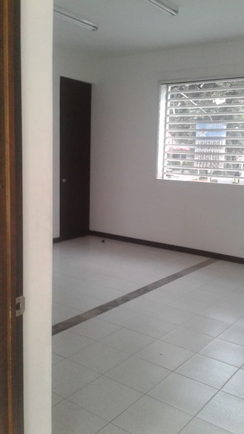 Local en venta en Versalles, Cali, 905 m² · foto 7 de 24