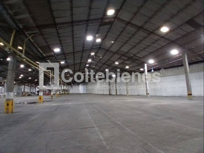 Bodega en arriendo en Zona Industrial No. 1, Itagüí · foto 6 de 24