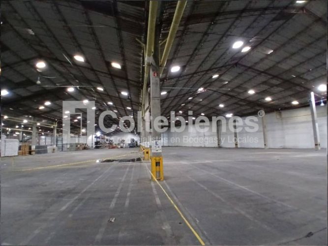 Bodega en arriendo en Zona Industrial No. 1, Itagüí · foto 7 de 24