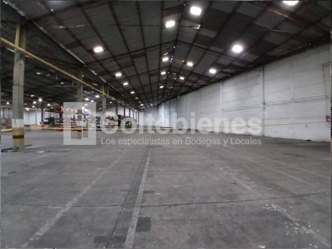 Bodega en arriendo en Zona Industrial No. 1, Itagüí · foto 12 de 24