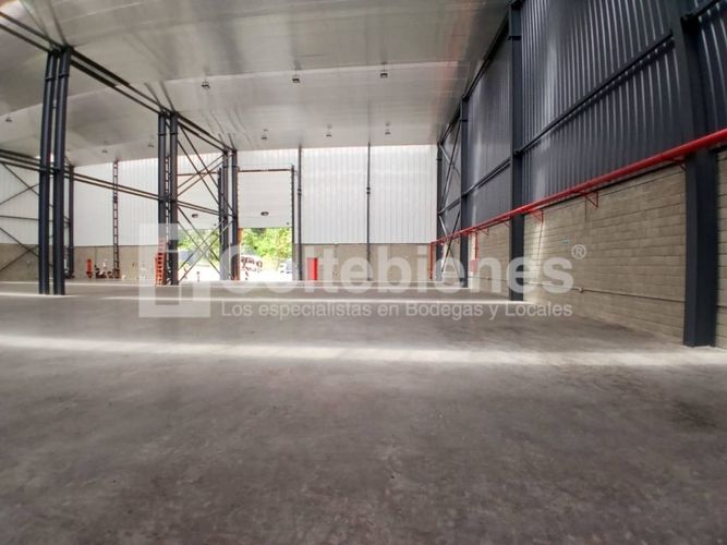 Bodega en arriendo en Machado, Copacabana, 2160 m² · foto 4 de 18