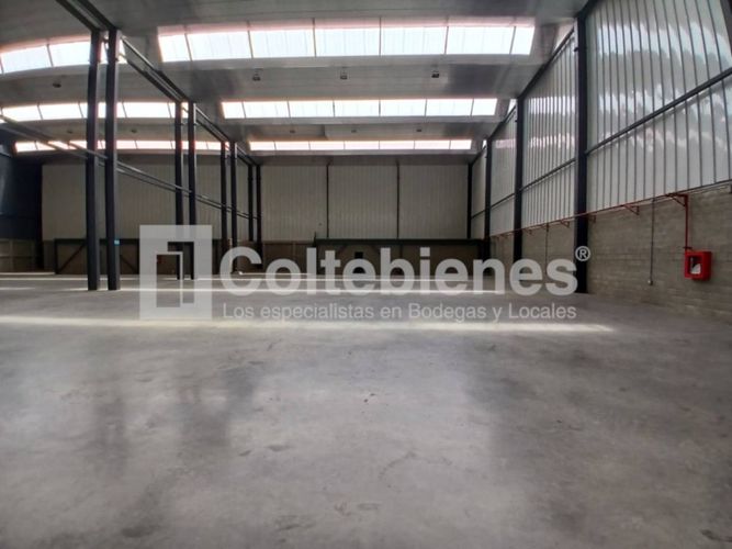 Bodega en arriendo en Machado, Copacabana, 2160 m² · foto 5 de 18