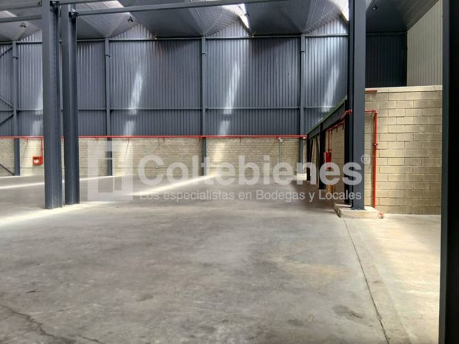 Bodega en arriendo en Machado, Copacabana, 2160 m² · foto 6 de 18