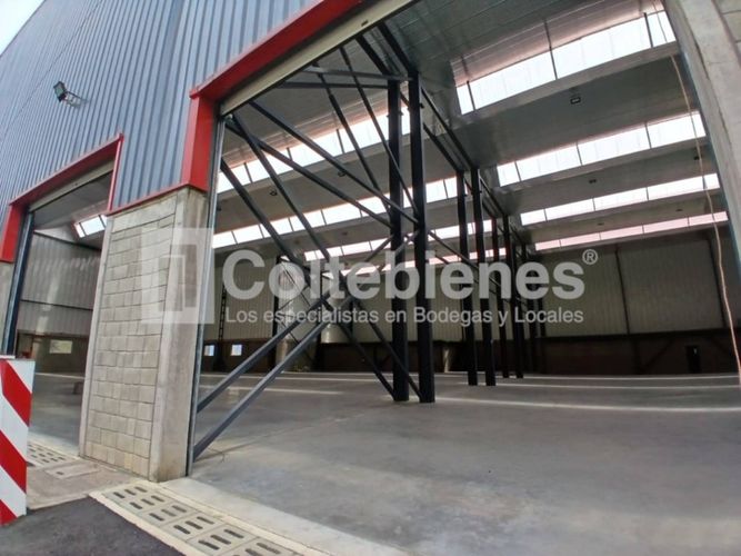 Bodega en arriendo en Machado, Copacabana, 2160 m² · foto 9 de 18