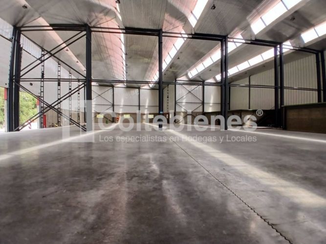 Bodega en arriendo en Machado, Copacabana, 2160 m² · foto 10 de 18