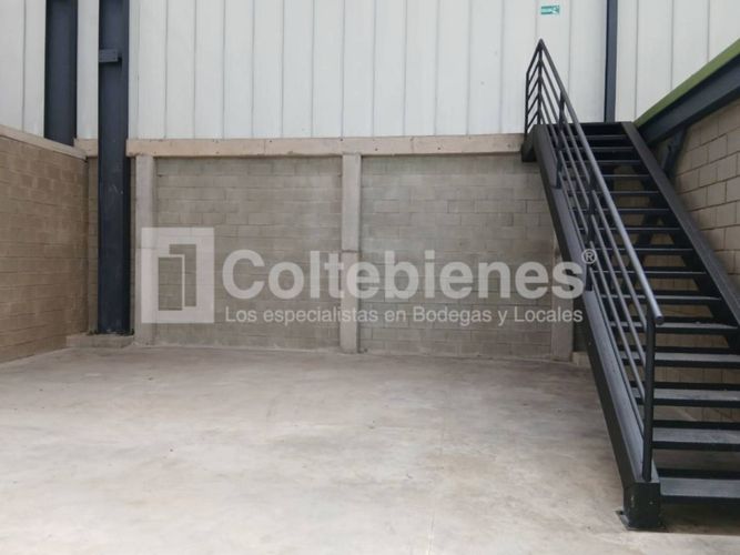 Bodega en arriendo en Machado, Copacabana, 2160 m² · foto 17 de 18