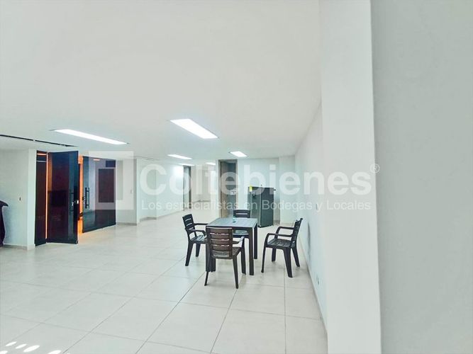 Local en arriendo en La Castellana, Medellín, 300 m² · foto 4 de 20