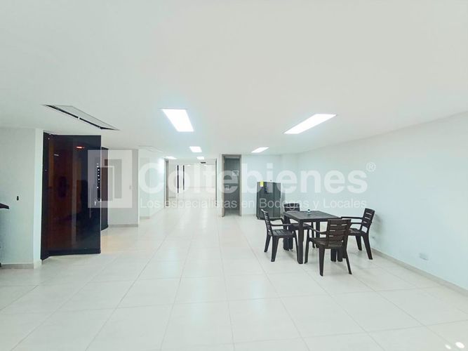 Local en arriendo en La Castellana, Medellín, 300 m² · foto 5 de 20