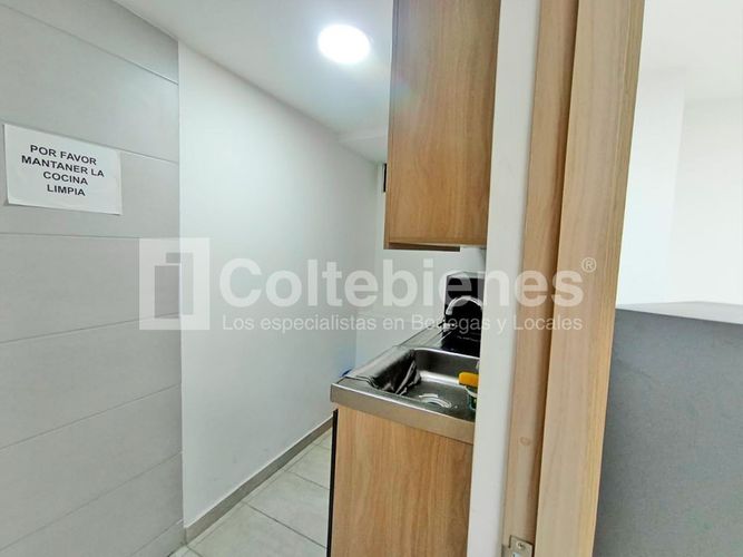 Local en arriendo en La Castellana, Medellín, 300 m² · foto 7 de 20
