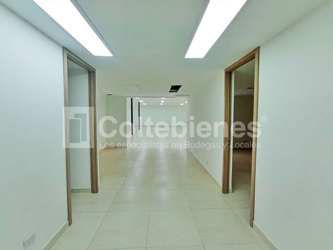 Local en arriendo en La Castellana, Medellín, 300 m² · foto 8 de 20