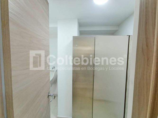 Local en arriendo en La Castellana, Medellín, 300 m² · foto 10 de 20