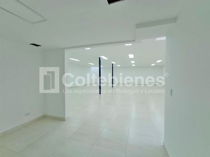 Local en arriendo en La Castellana, Medellín, 300 m² · foto 17 de 20