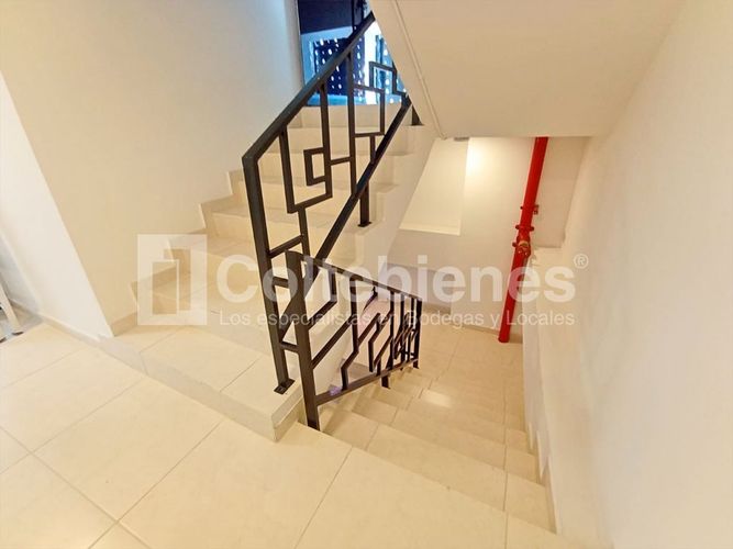 Local en arriendo en La Castellana, Medellín, 300 m² · foto 18 de 20
