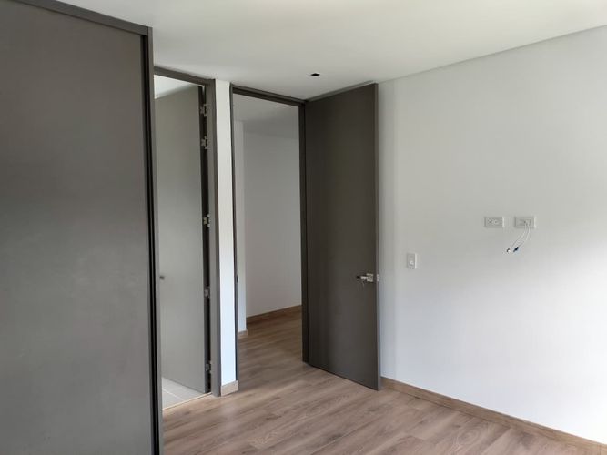 Apartamento de 2 alcobas en arriendo en El Poblado, Medellín, 106 m² · foto 9 de 16