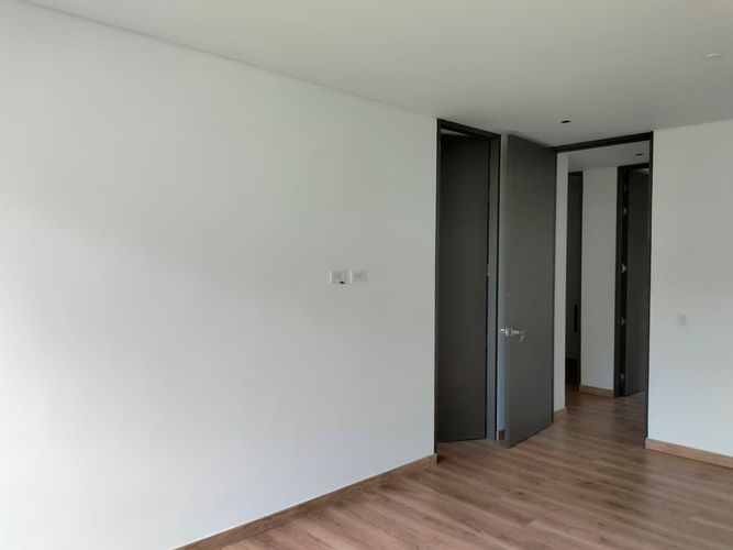 Apartamento de 2 alcobas en arriendo en El Poblado, Medellín, 106 m² · foto 10 de 16