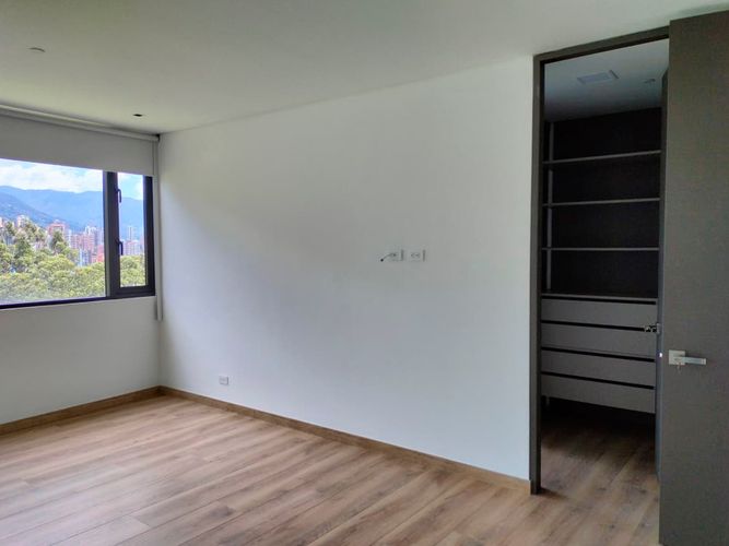 Apartamento de 2 alcobas en arriendo en El Poblado, Medellín, 106 m² · foto 12 de 16
