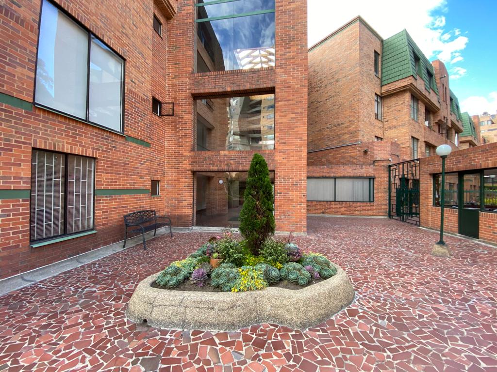 Apartamento en venta en Los Rosales, Bogotá · foto 10 de 17