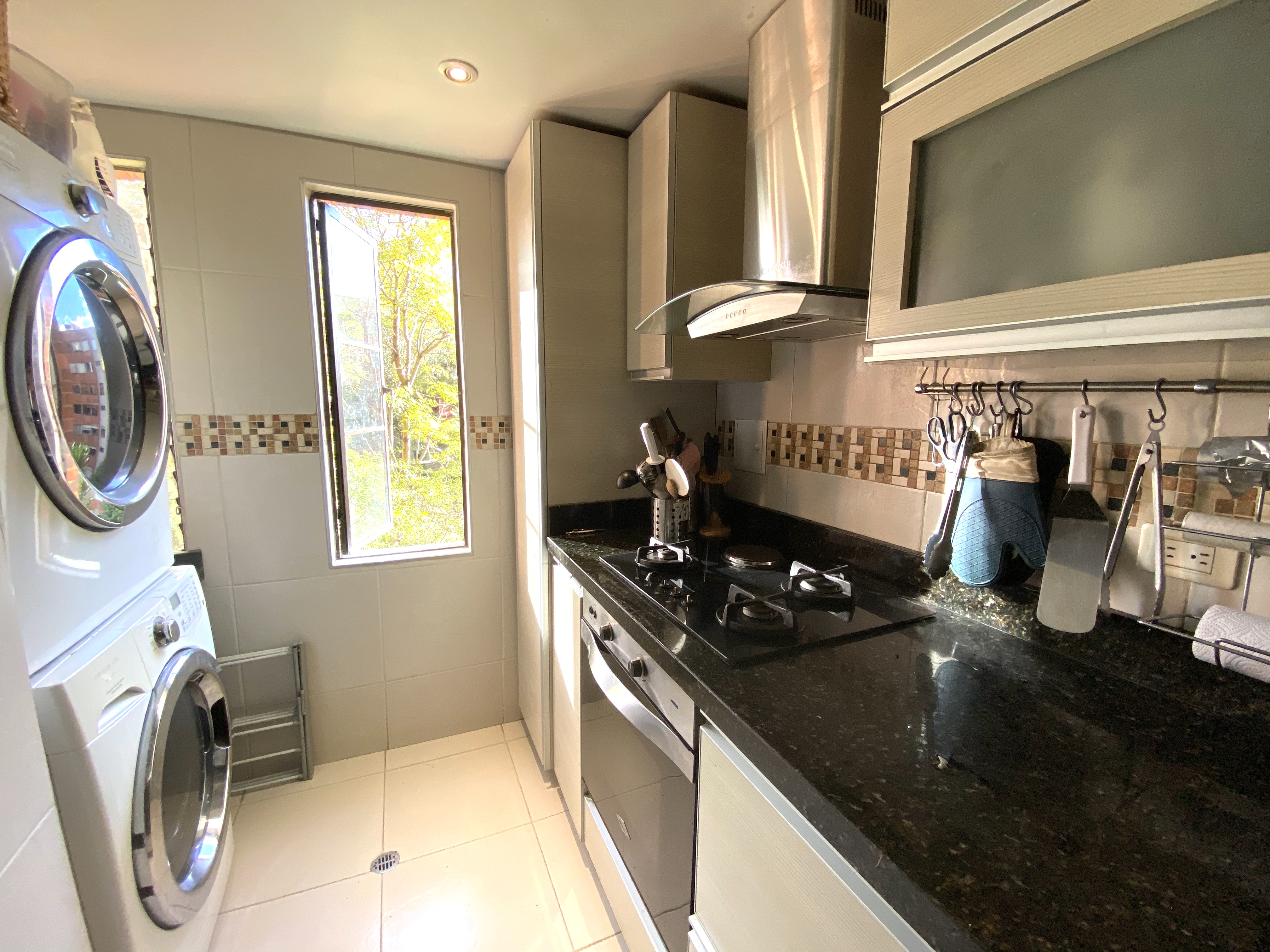 Apartamento en venta en Los Rosales, Bogotá · foto 13 de 17