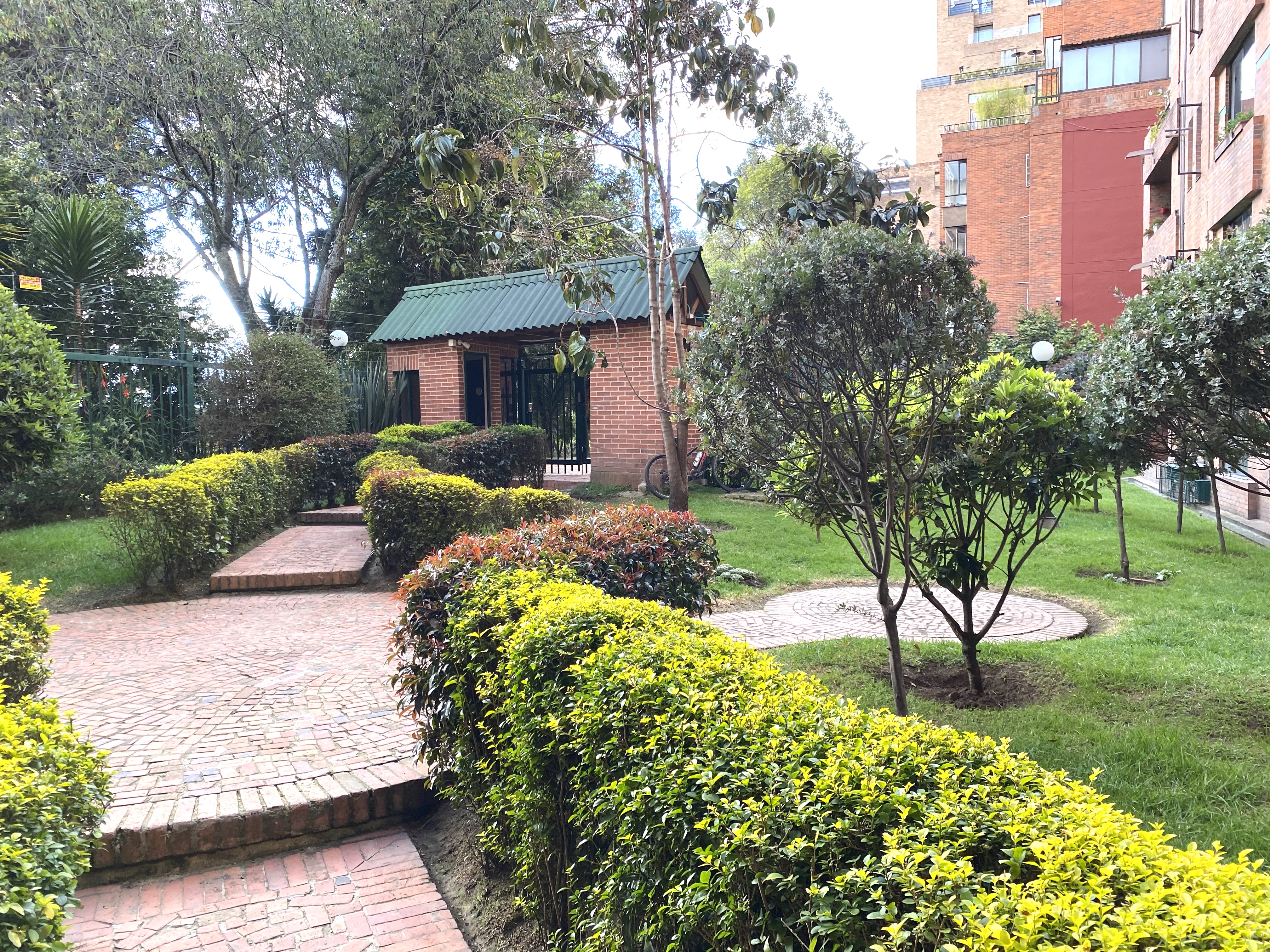 Apartamento en venta en Los Rosales, Bogotá · foto 15 de 17