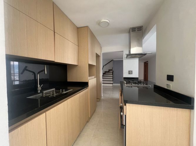 Apartamento de 3 alcobas en arriendo en El Poblado, Medellín, 158 m² · foto 5 de 20