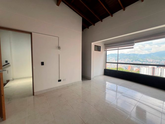 Apartamento de 3 alcobas en arriendo en El Poblado, Medellín, 158 m² · foto 2 de 20