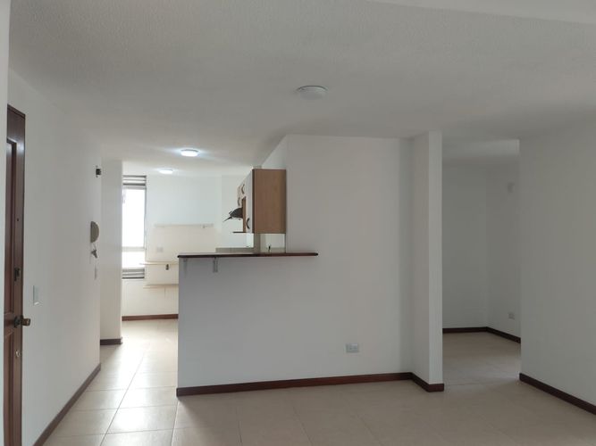 Apartamento de 2 alcobas en venta en El Poblado, Medellín, 71 m² · foto 5 de 16