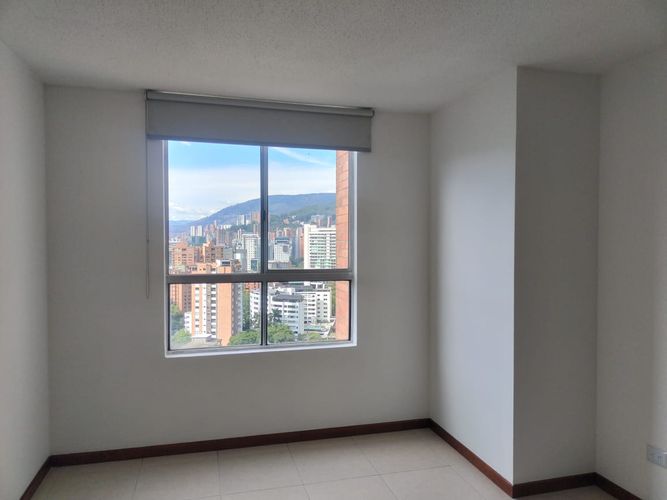 Apartamento de 2 alcobas en venta en El Poblado, Medellín, 71 m² · foto 8 de 16