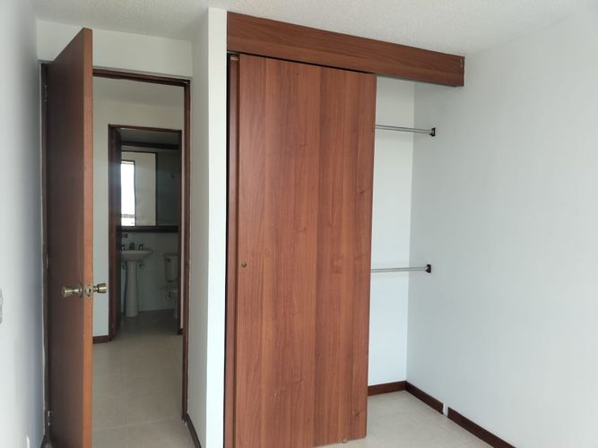 Apartamento de 2 alcobas en venta en El Poblado, Medellín, 71 m² · foto 13 de 16