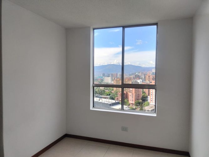 Apartamento de 2 alcobas en venta en El Poblado, Medellín, 71 m² · foto 10 de 16