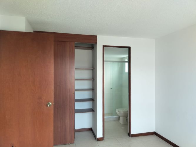 Apartamento de 2 alcobas en venta en El Poblado, Medellín, 71 m² · foto 12 de 16