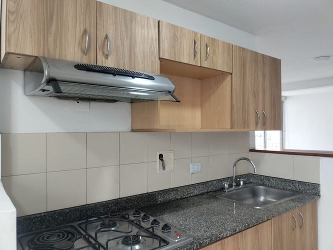 Apartamento de 2 alcobas en venta en El Poblado, Medellín, 71 m² · foto 3 de 16