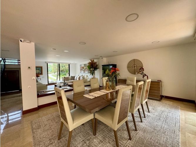 Casa de 5 alcobas en venta en Altos Del Poblado, Medellín, 528 m² · foto 3 de 24
