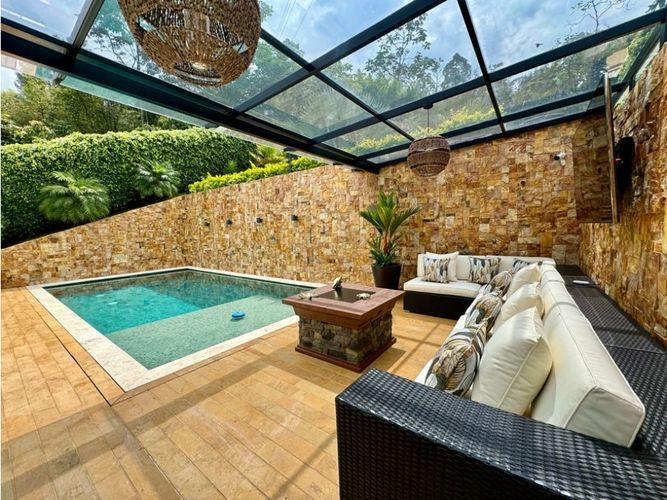 Casa de 5 alcobas en venta en Altos Del Poblado, Medellín, 528 m² · foto 8 de 24