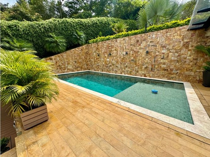 Casa de 5 alcobas en venta en Altos Del Poblado, Medellín, 528 m² · foto 9 de 24