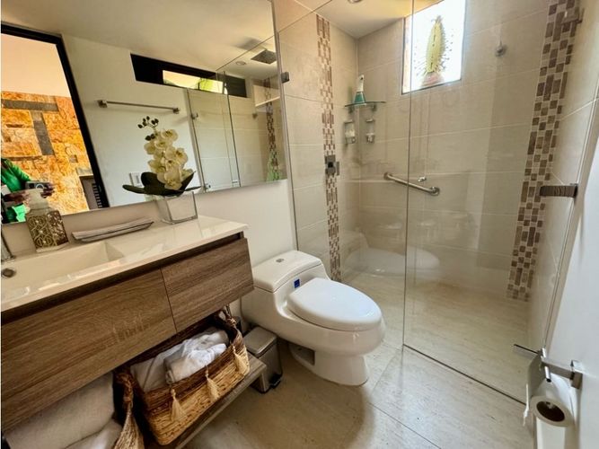 Casa de 5 alcobas en venta en Altos Del Poblado, Medellín, 528 m² · foto 11 de 24
