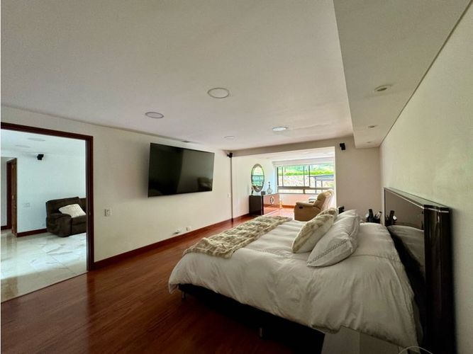 Casa de 5 alcobas en venta en Altos Del Poblado, Medellín, 528 m² · foto 19 de 24