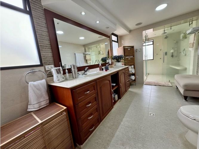 Casa de 5 alcobas en venta en Altos Del Poblado, Medellín, 528 m² · foto 21 de 24