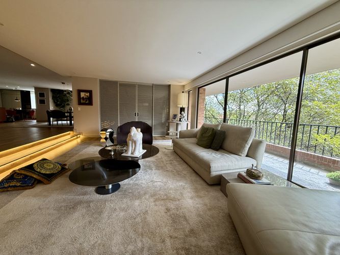 Apartamento de 3 alcobas en venta en La Cabrera, Bogotá, 420 m² · foto 7 de 24