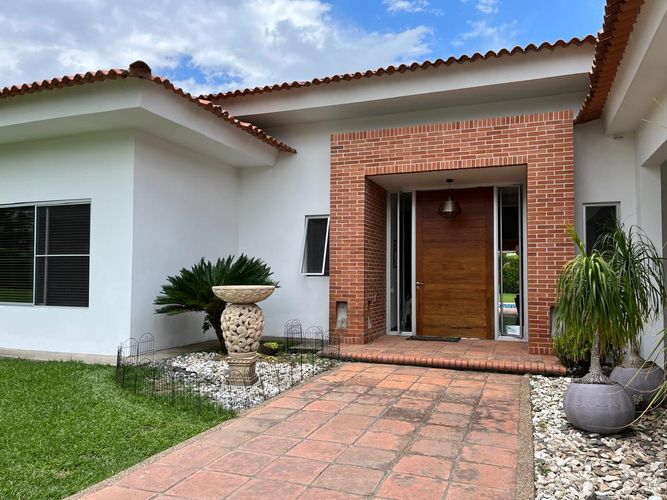 Casa de 4 alcobas en venta en El Guayabo, Armenia, 450 m² · foto 3 de 24